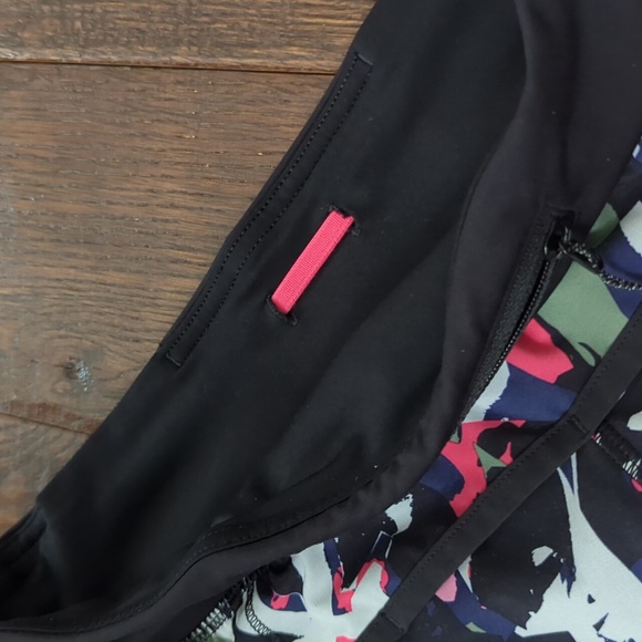 LULULEMON I Multi-Color Hotty Hot Pop Cut Boom Juice Lined Running Shorts, 8 - Picture 14 of 16